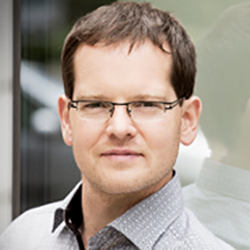 Porträtfoto von Prof. Christian Mayr